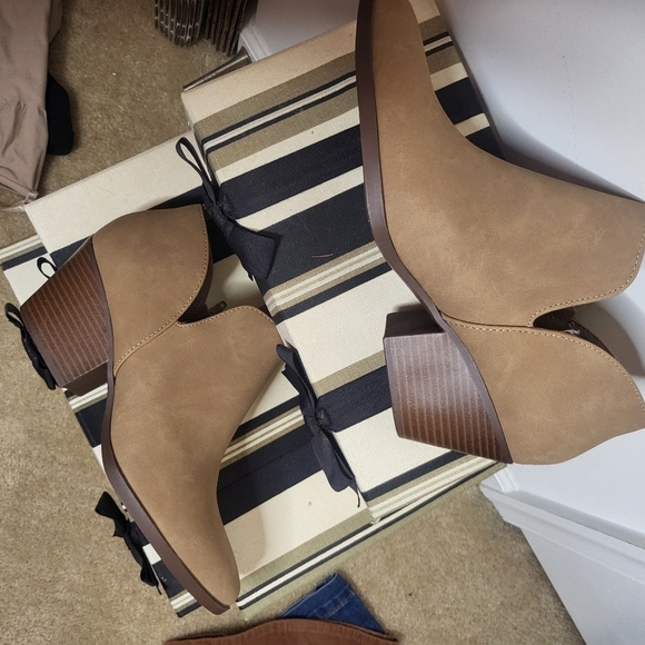 Soda Shoes - Soda tan faux suede ankle boots